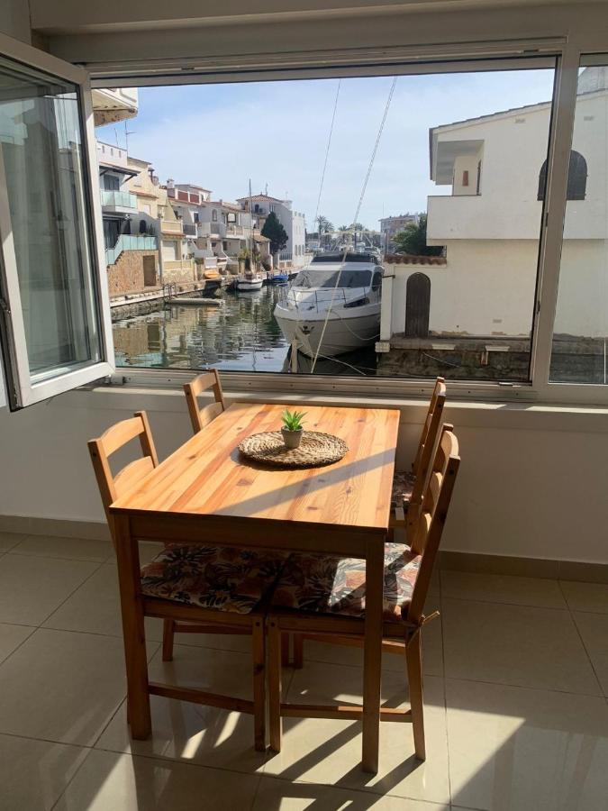 Waterside Apartment - Two Bedroom Empuriabrava Exteriör bild