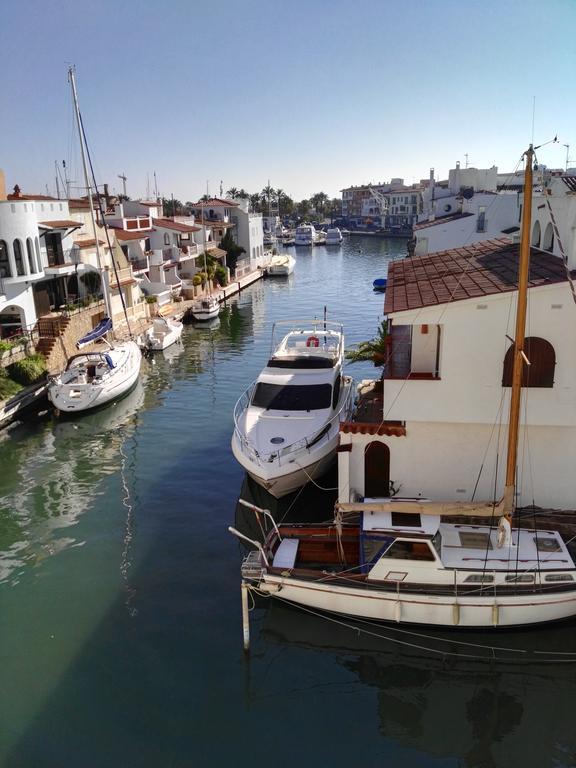 Waterside Apartment - Two Bedroom Empuriabrava Rum bild