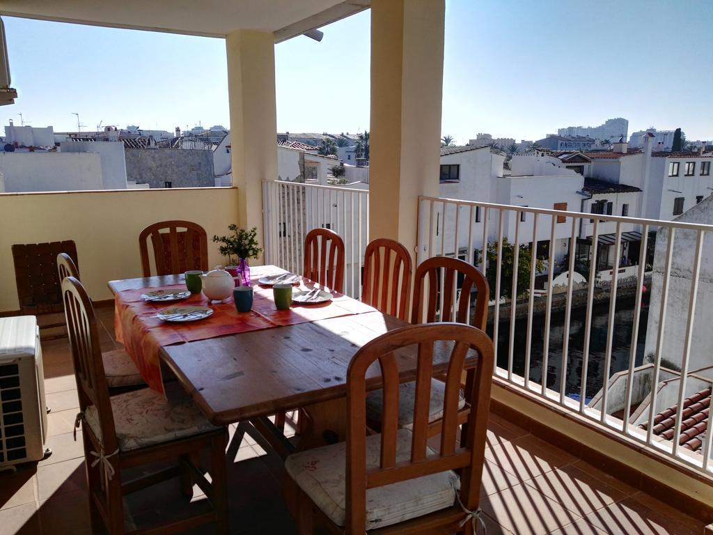 Waterside Apartment - Two Bedroom Empuriabrava Rum bild
