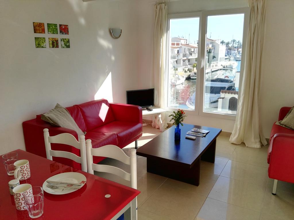 Waterside Apartment - Two Bedroom Empuriabrava Rum bild